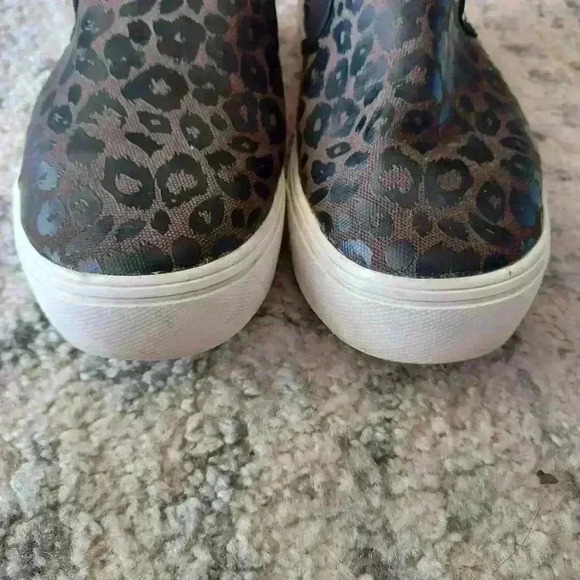 Reebok Memory Tech 365 Women's Leapord Print Slip On Shoe 9 - Picture 13 of 13
